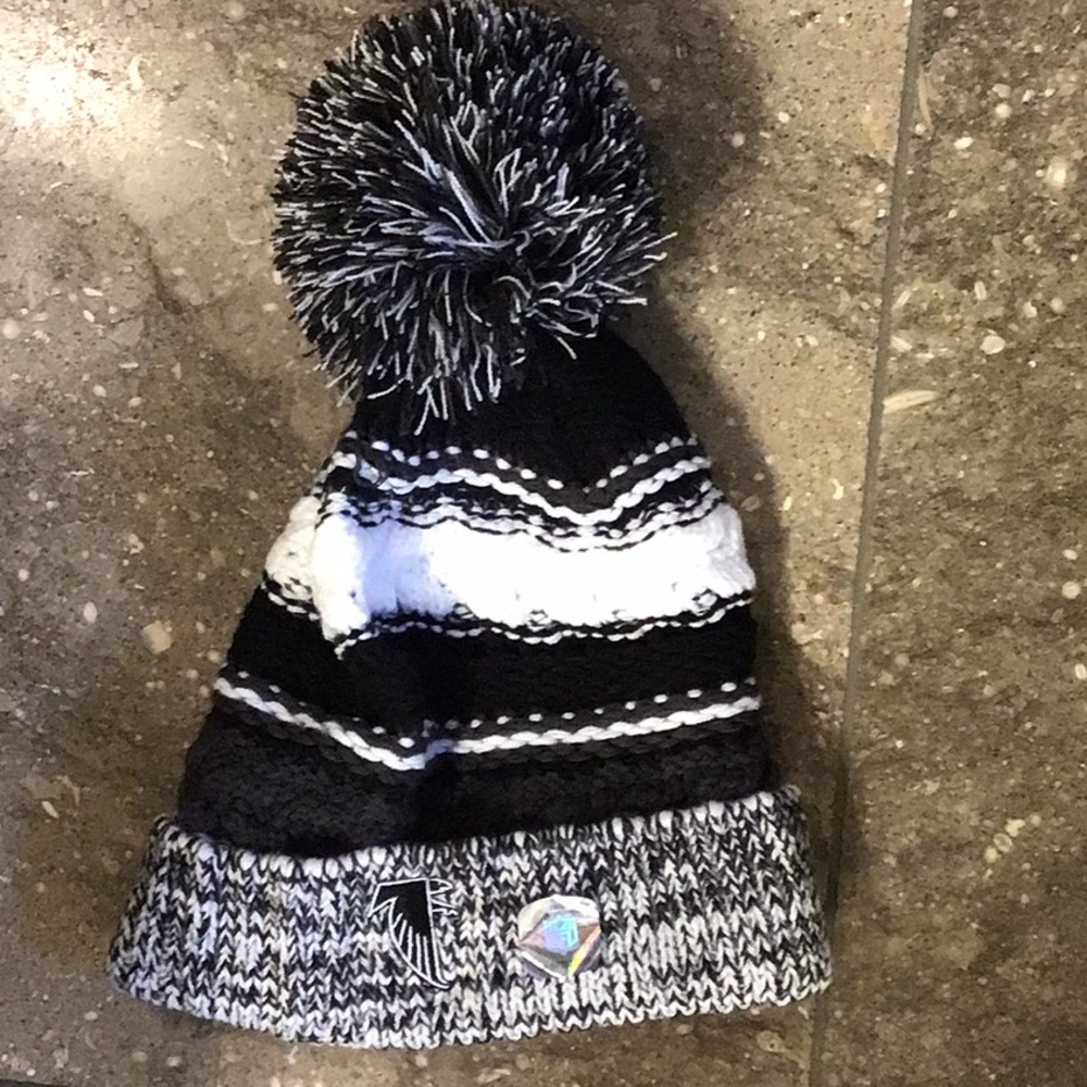 Atlanta Falcons Pom hat, NWOT